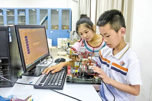 科技探索从小抓起 霞浦一中将机器人教育引入课堂