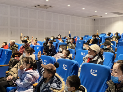 探访先进工厂 教育科技工作者的智造之旅