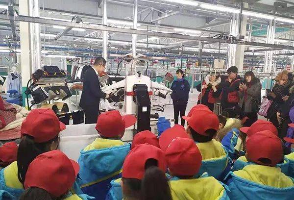 科技赋能，洁净未来 校园小记者探秘三毛洗衣中央工厂